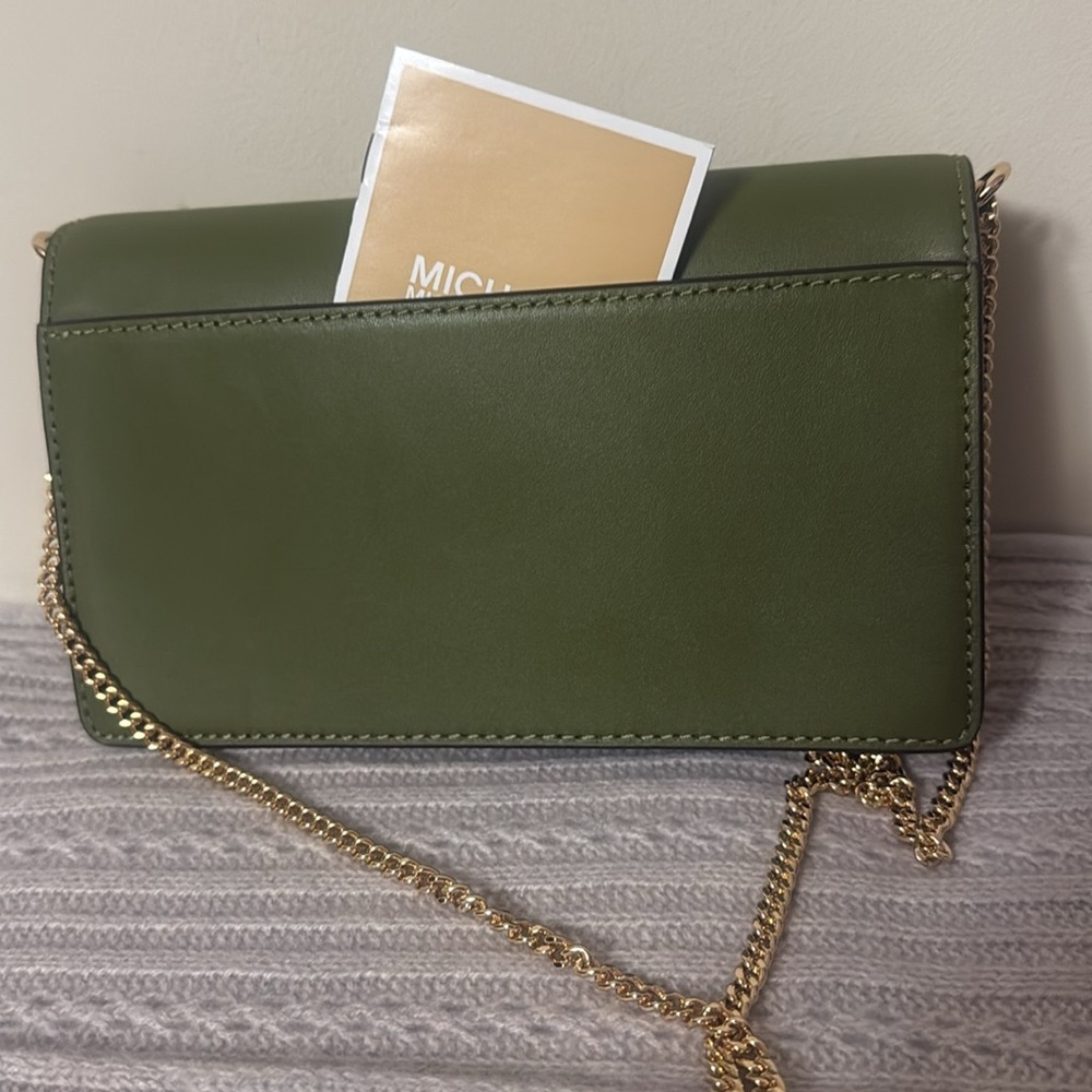 Michael Kors Elegant Green and Gold Crossbody Bag with Chain - Picture 5 of 11